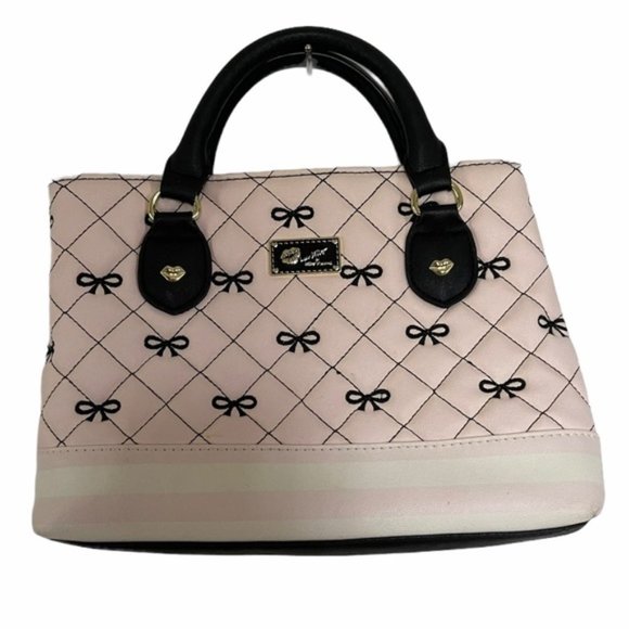Betsey Johnson Handbags - Small Betsy Johnson Quilted Bow Purse